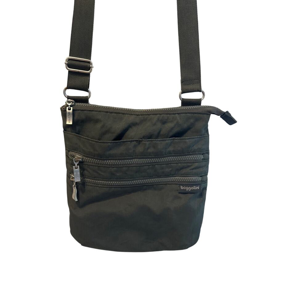 ⭐️ Bagallini Crossbody Olive Green Purse.